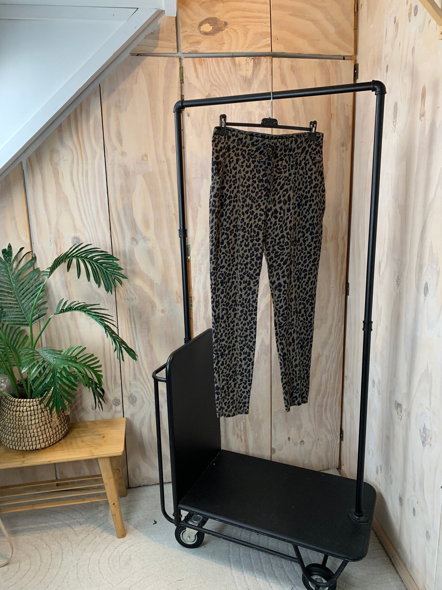 Nr 144 travelbroek Ambika maat L