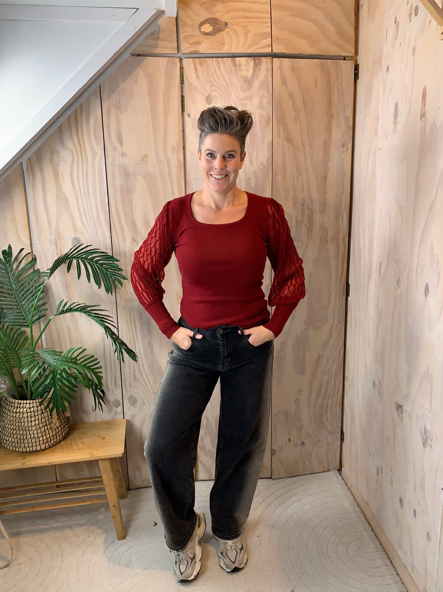 Nr 132 truitje met opengewerkte mouwen