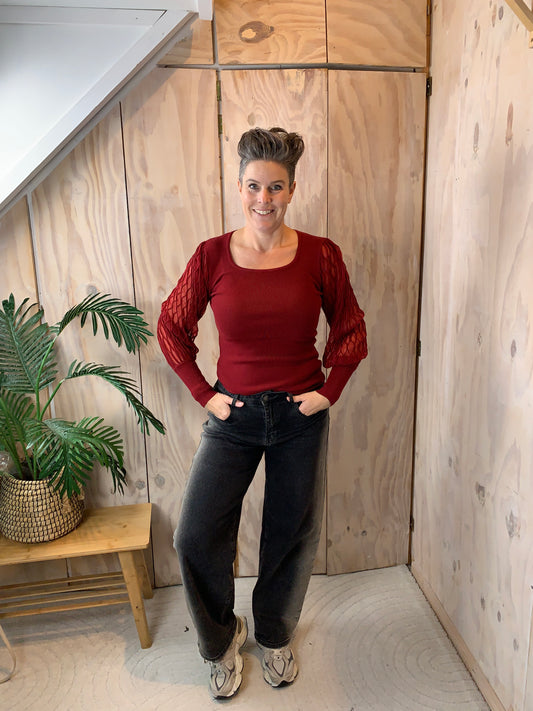 Nr 132 truitje met opengewerkte mouwen