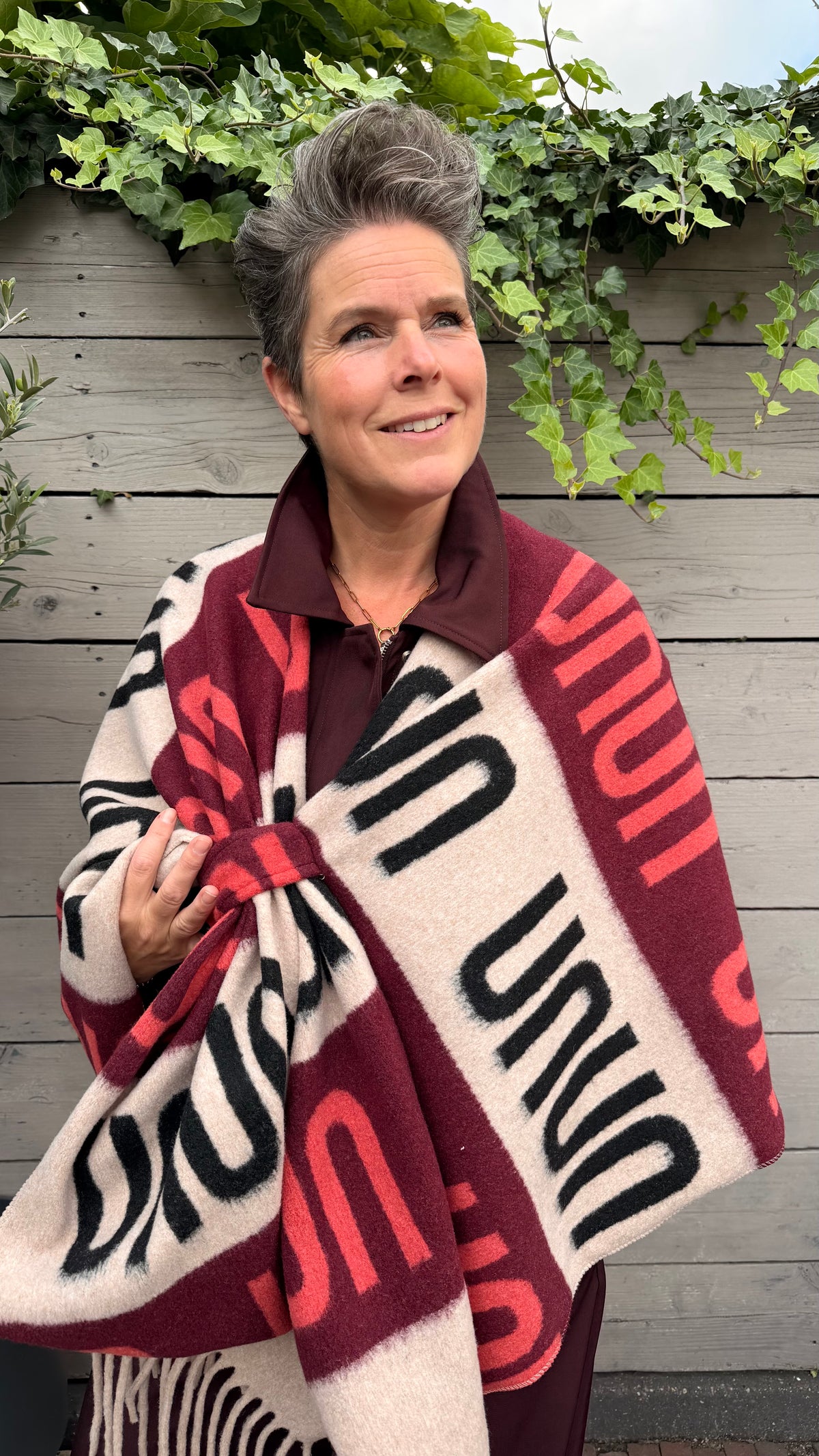 Poncho Saskia