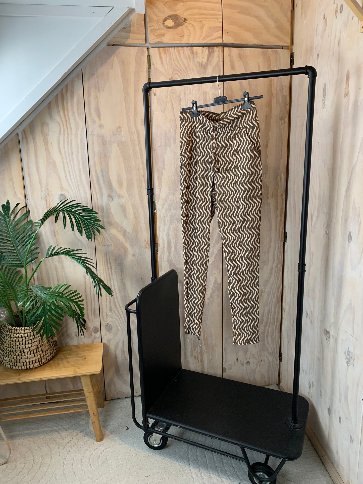 Nr 143 Ambika broek maat S